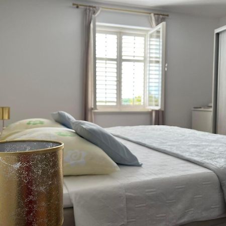 Old Town Rooms Rab Town Bagian luar foto